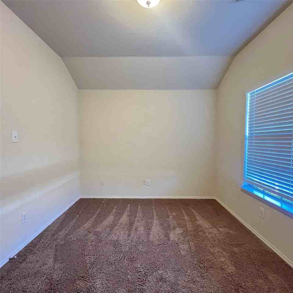 2049 Helmoken Falls Dr - Photo 4 of 19