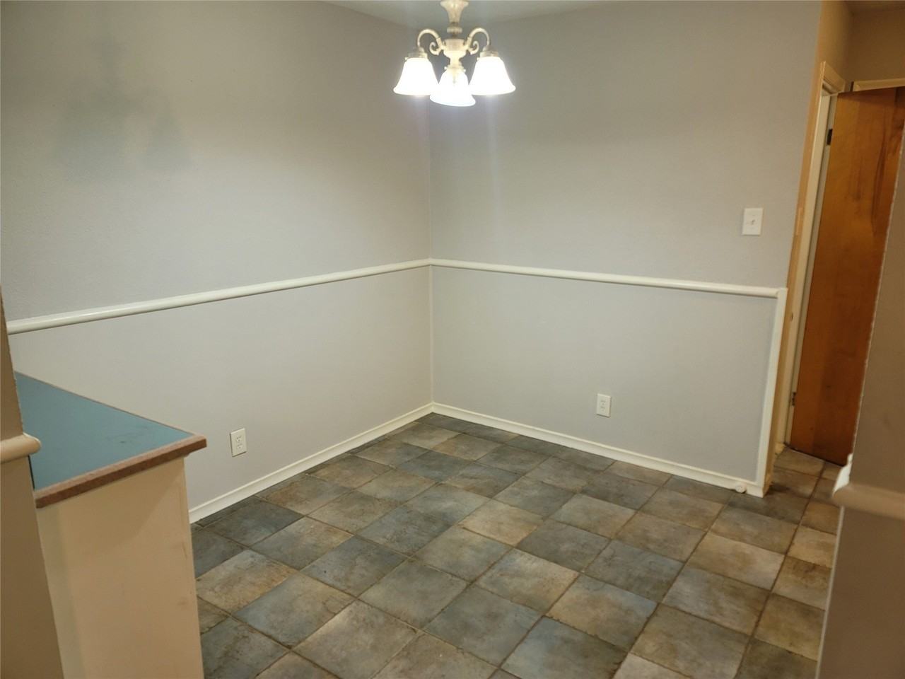 630 Woodacre Dr - Photo 4 of 17