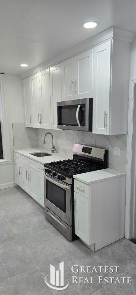 212 E 52nd St