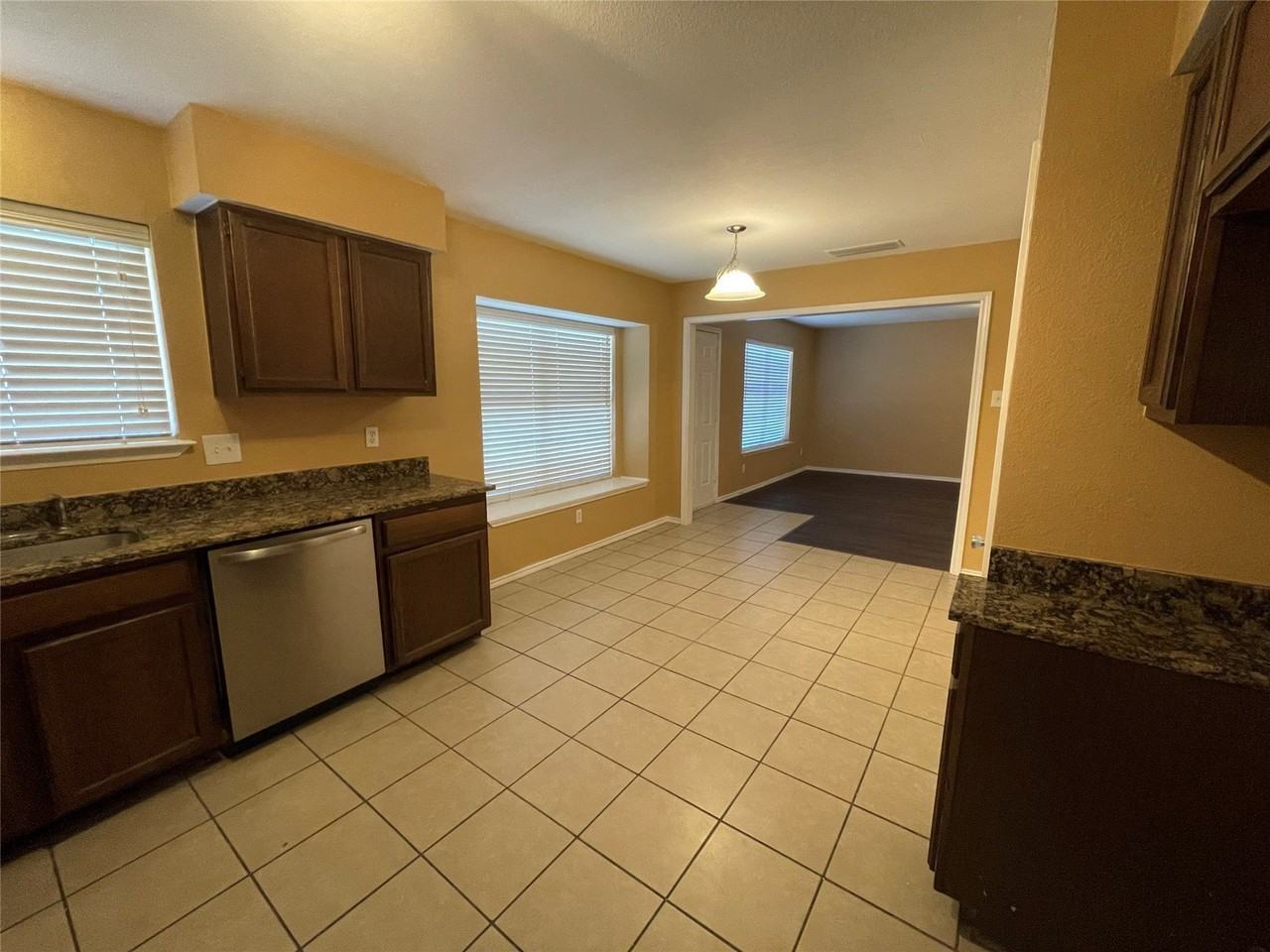 608 Coolwood Ln - Photo 7 of 15