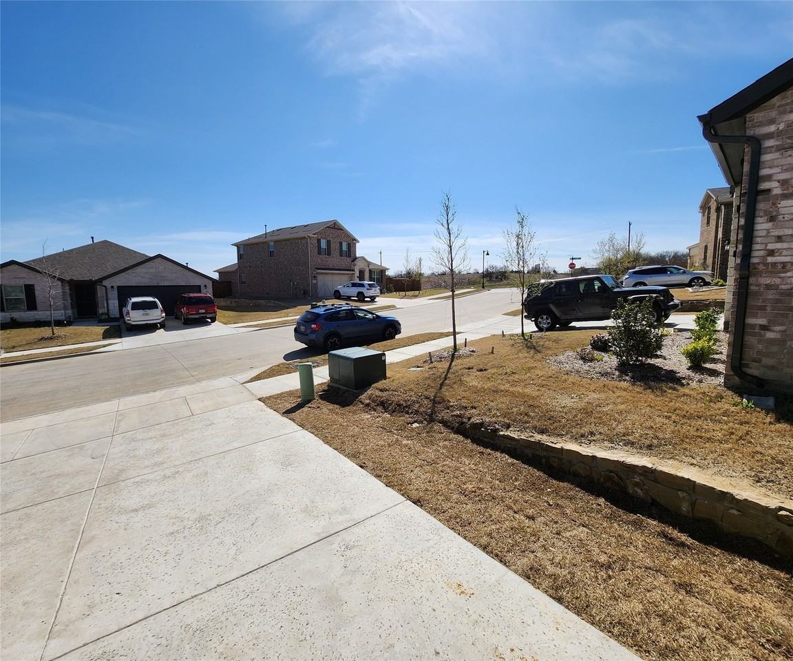 3812 Chalk Hill Ave - Photo 4 of 28