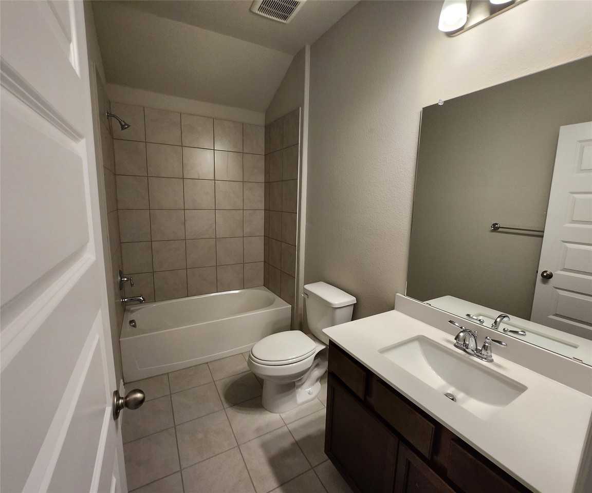3812 Chalk Hill Ave - Photo 7 of 28