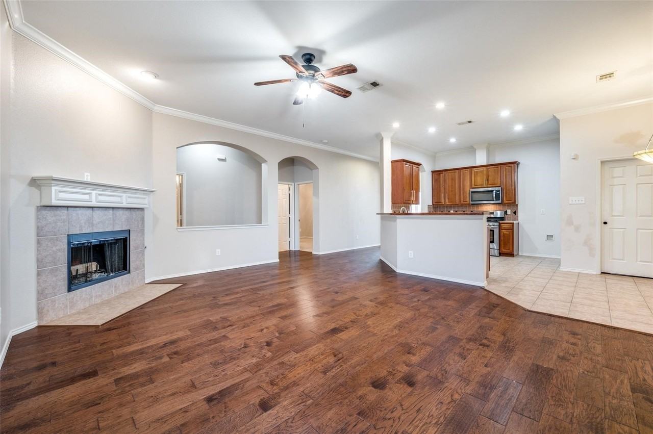 6752 Longhorn Trl - Photo 5 of 12