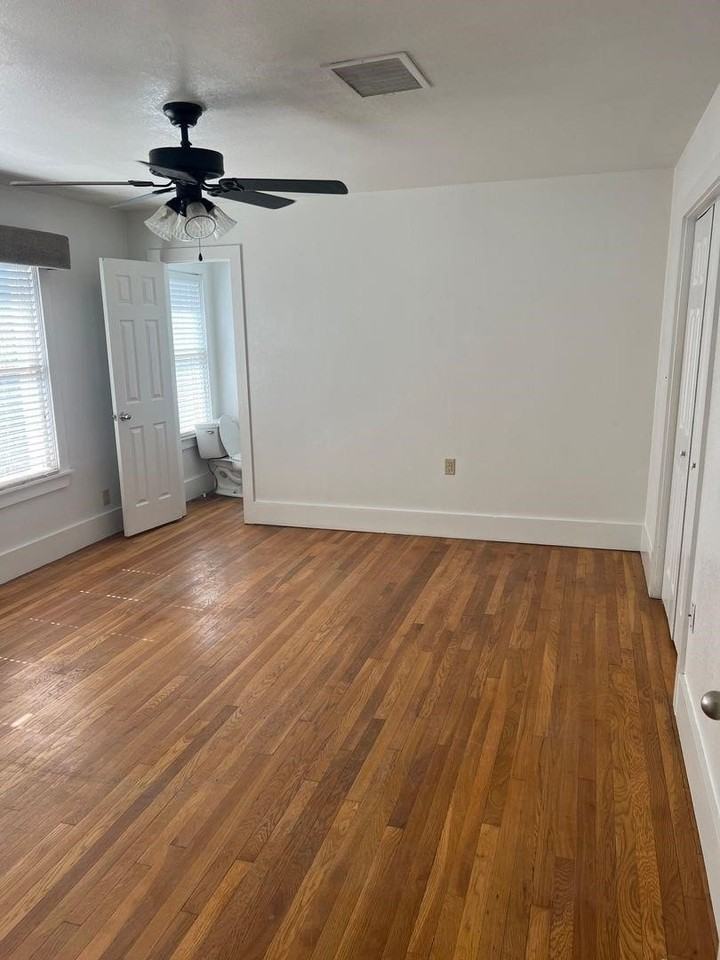 1209 Bawcom St - Photo 7 of 10