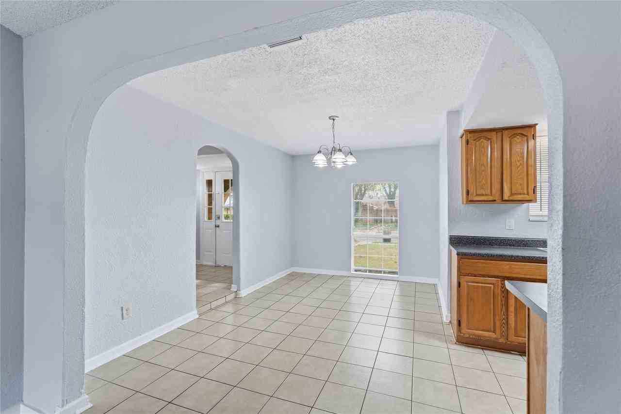 5209 Daytona Dr - Photo 7 of 36