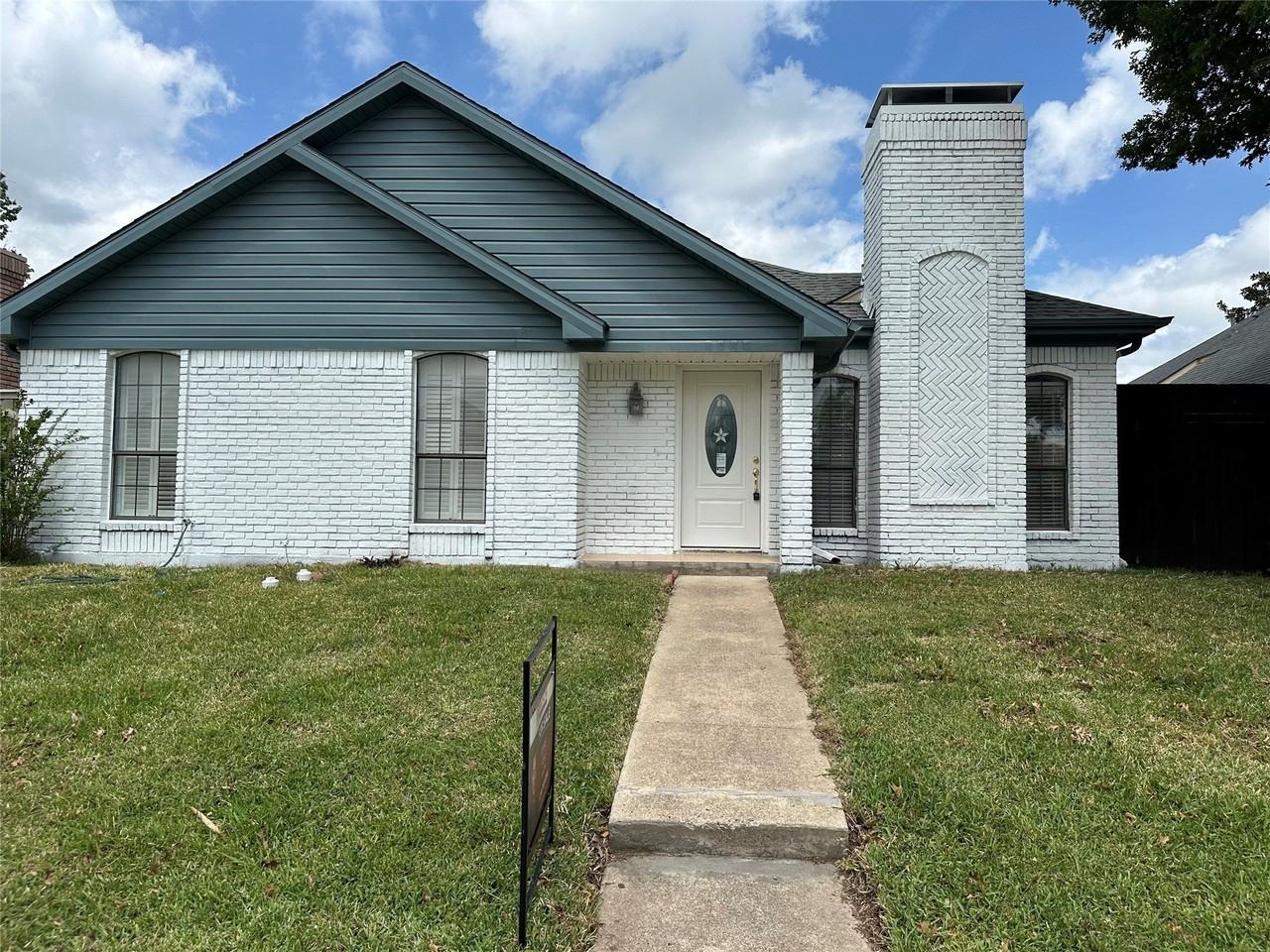 2825 Stoneridge Dr