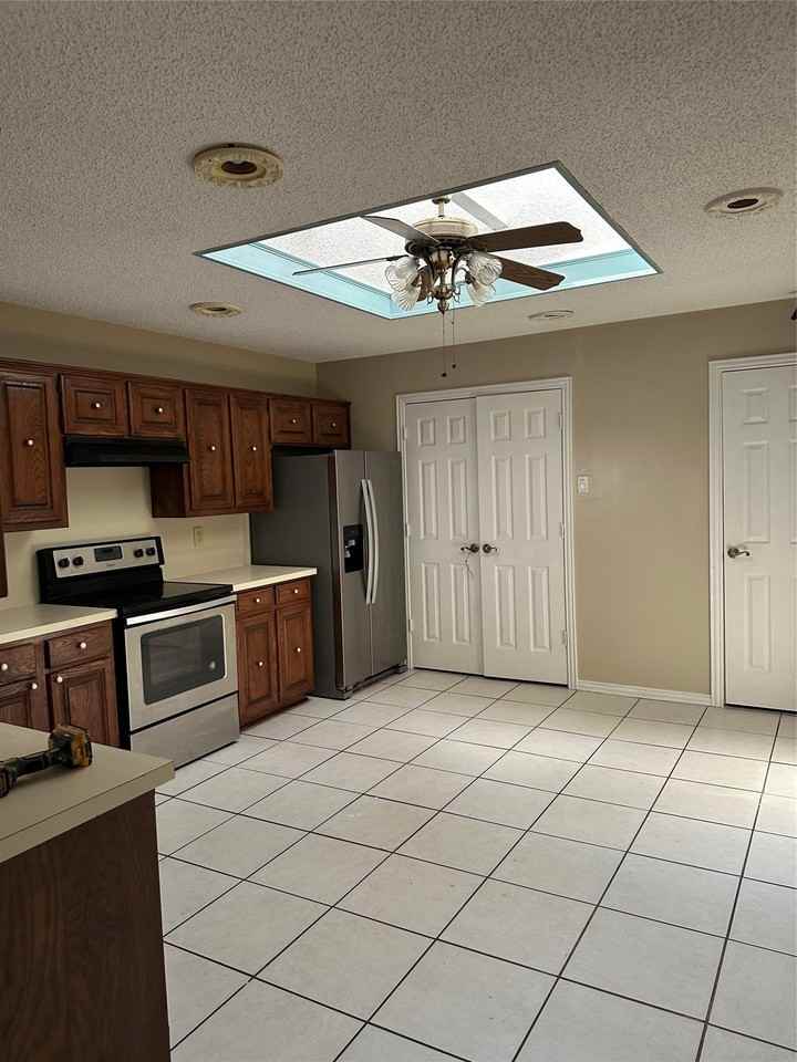 2825 Stoneridge Dr - Photo 6 of 15