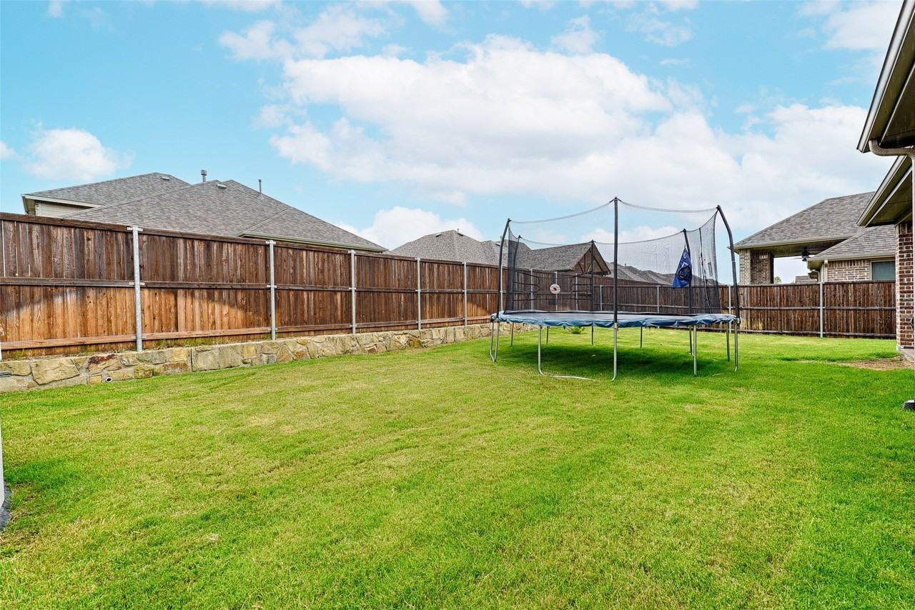 3515 Washington Dr - Photo 5 of 40