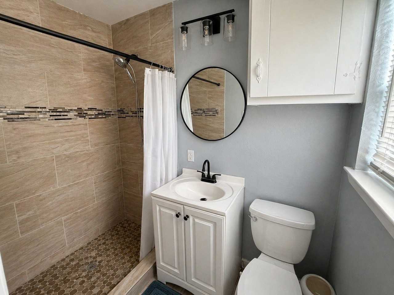 812 Irwin Dr - Photo 5 of 16