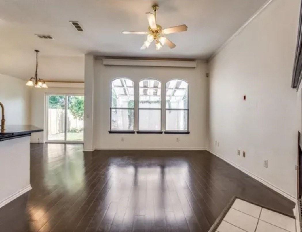 2907 Nandina St - Photo 2 of 5