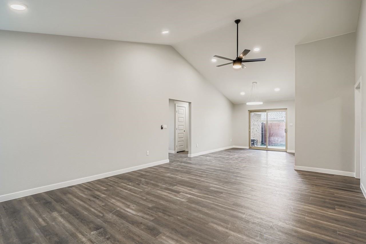 3809 Misty Meadow Dr - Photo 4 of 11