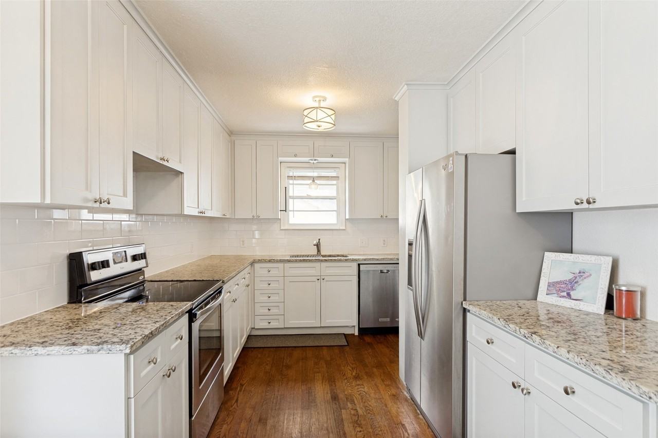3115 Odessa Ave - Photo 3 of 15