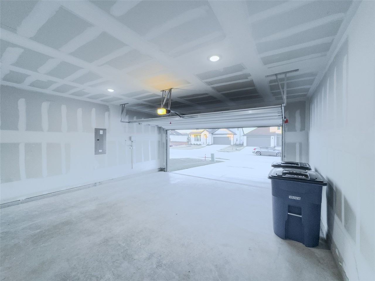 566 Silver Springs Ln - Photo 6 of 23