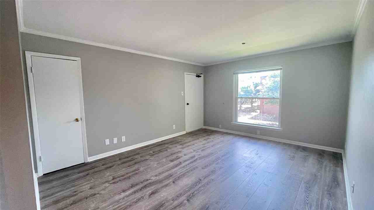 3215 Douglas Ave #201 - Photo 3 of 34