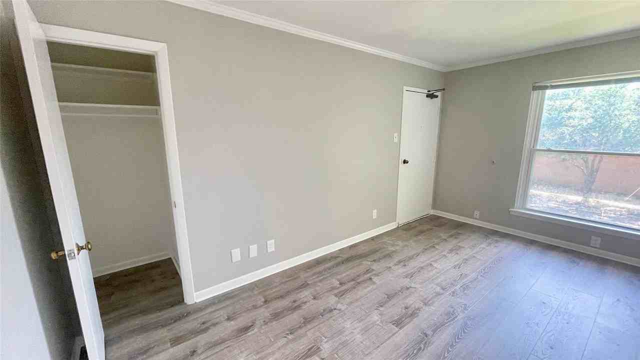 3215 Douglas Ave #201 - Photo 4 of 34