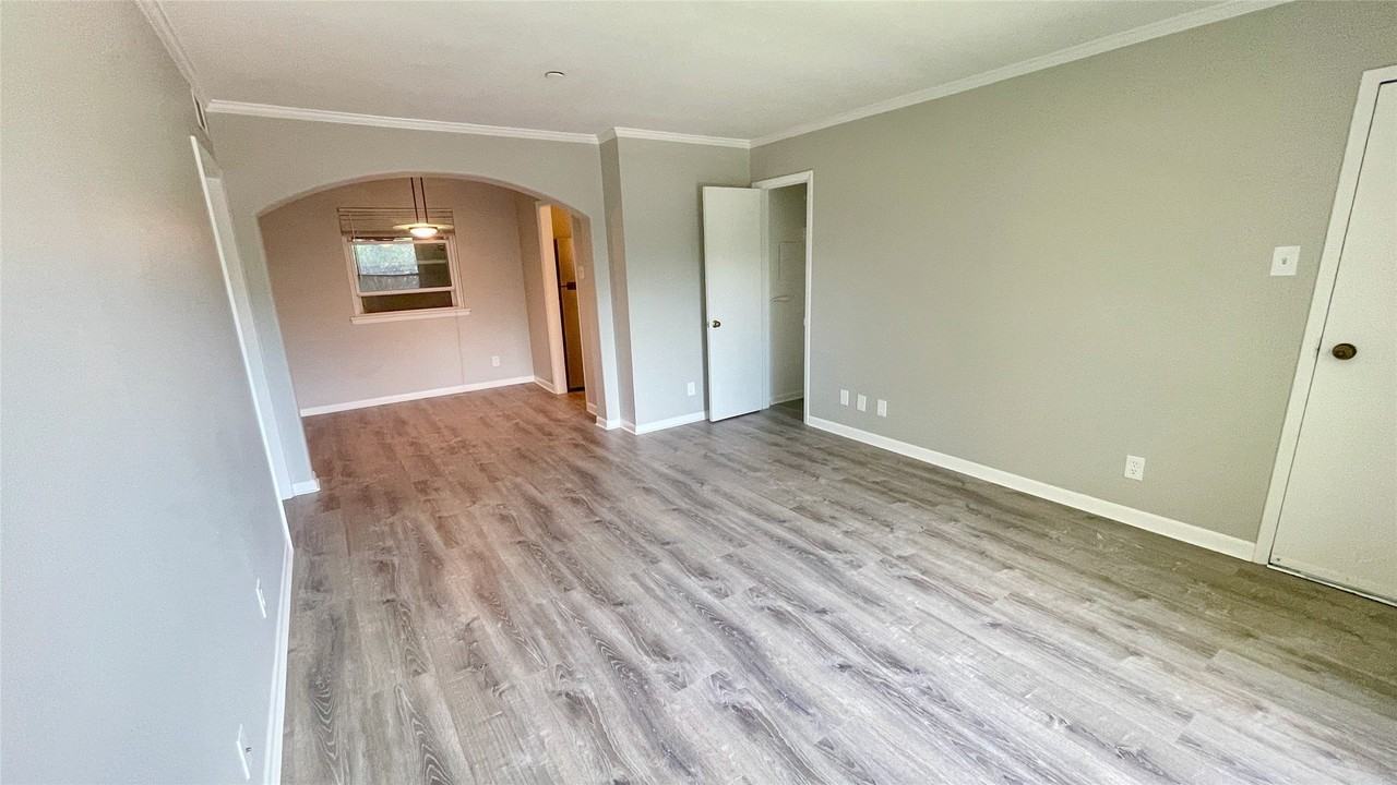 3215 Douglas Ave #201 - Photo 5 of 34