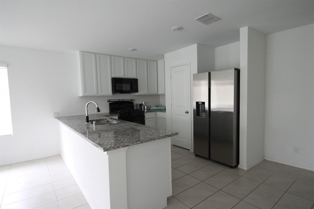 1728 High Perch Ln - Photo 2 of 11