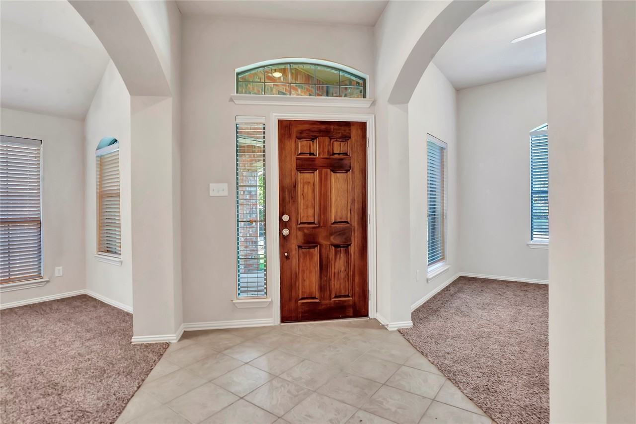 2614 Fritz St - Photo 3 of 31