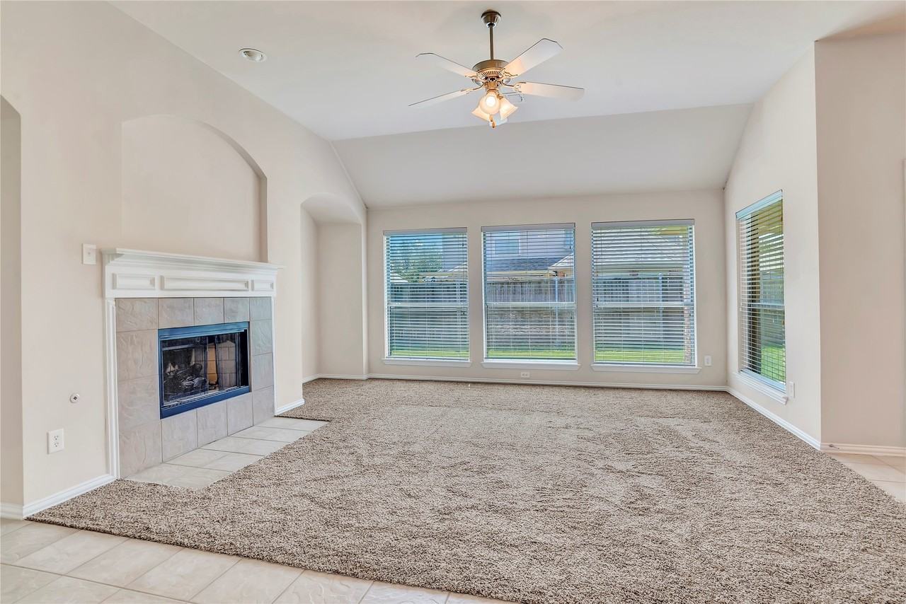 2614 Fritz St - Photo 4 of 31