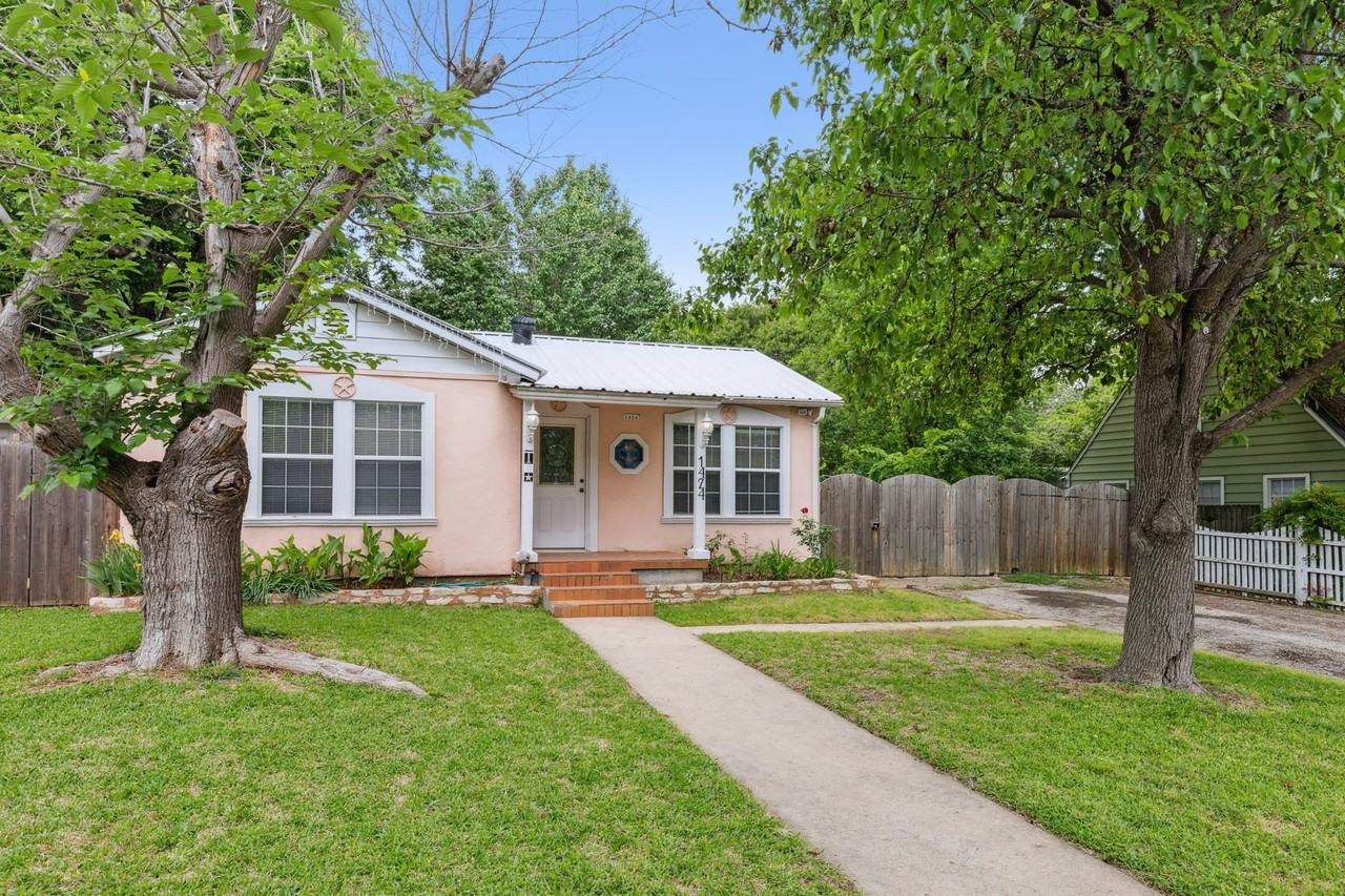 1424 Knight St - Photo 2 of 25