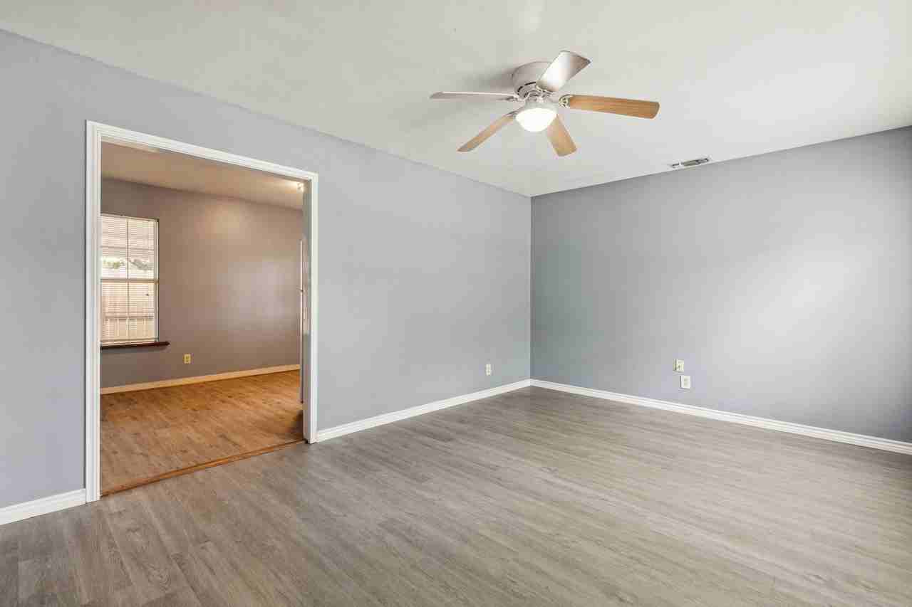 1424 Knight St - Photo 6 of 25