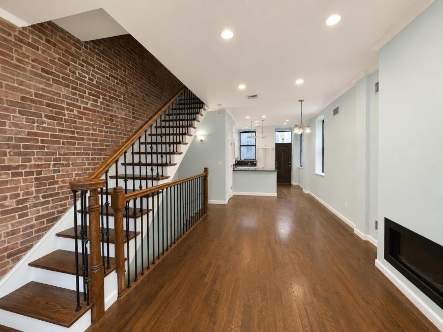 2 Sylvan Ct - Photo 3 of 10