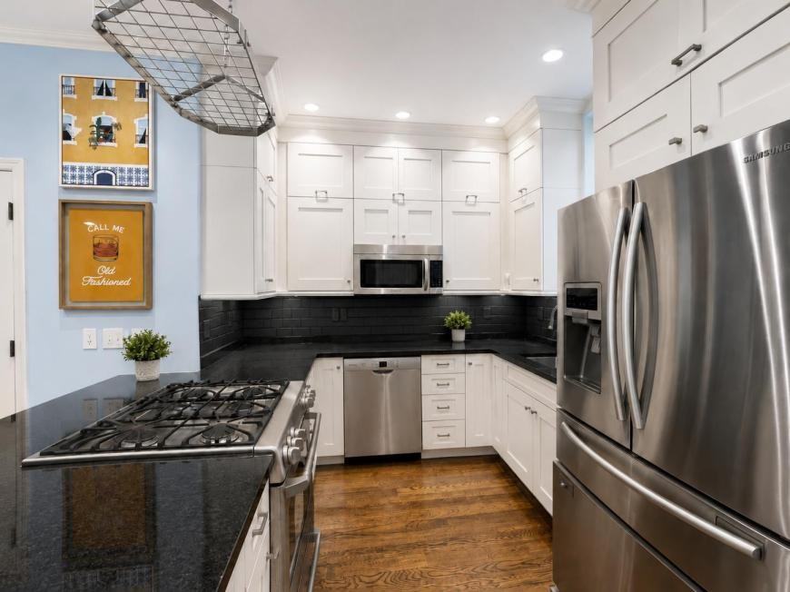 2 Sylvan Ct - Photo 7 of 10
