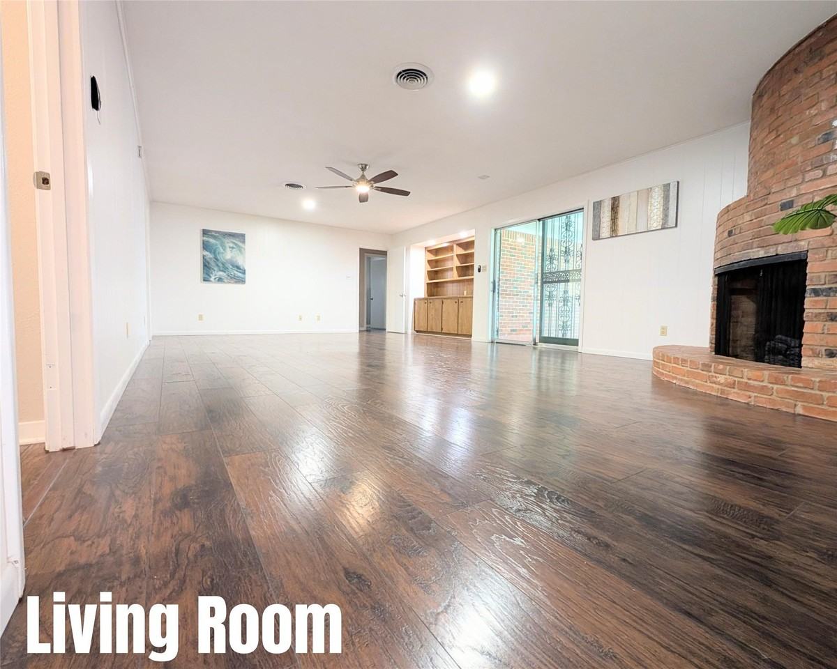 2410 Royal Acres Dr - Photo 2 of 20