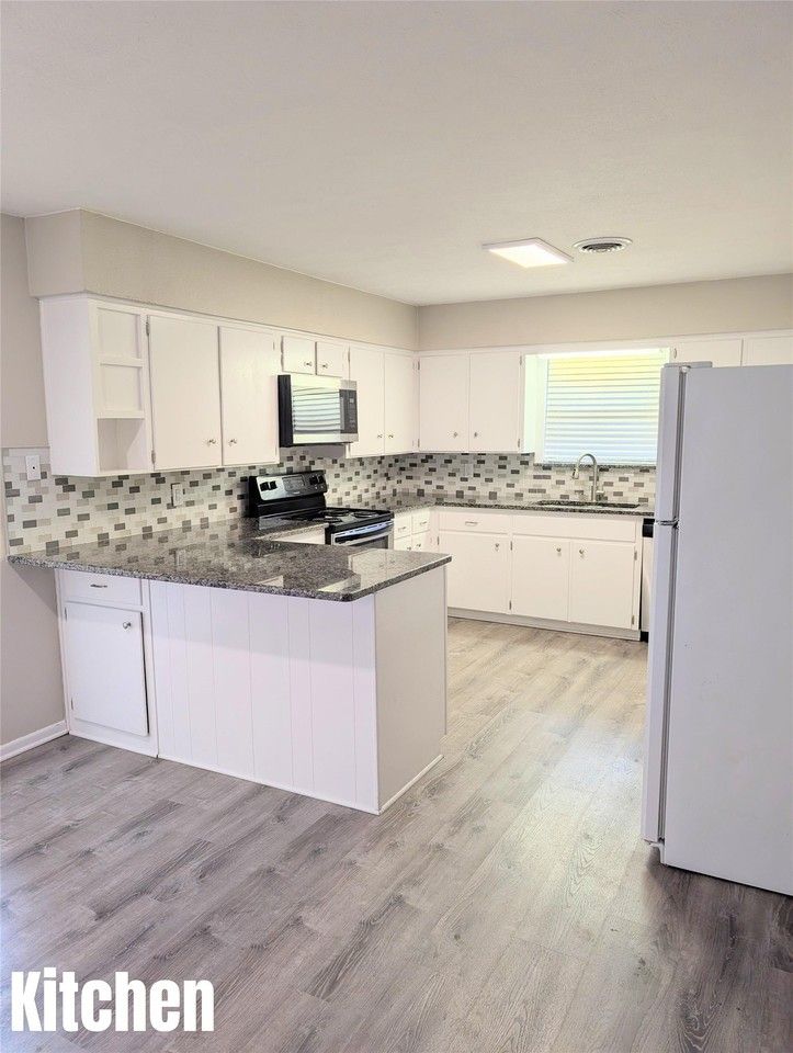 2410 Royal Acres Dr - Photo 5 of 20