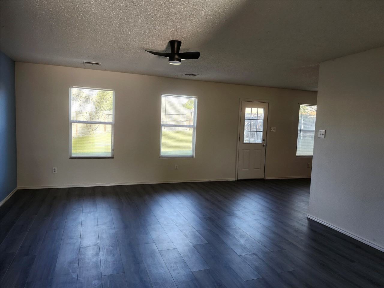 5100 Waterford Dr - Photo 5 of 20
