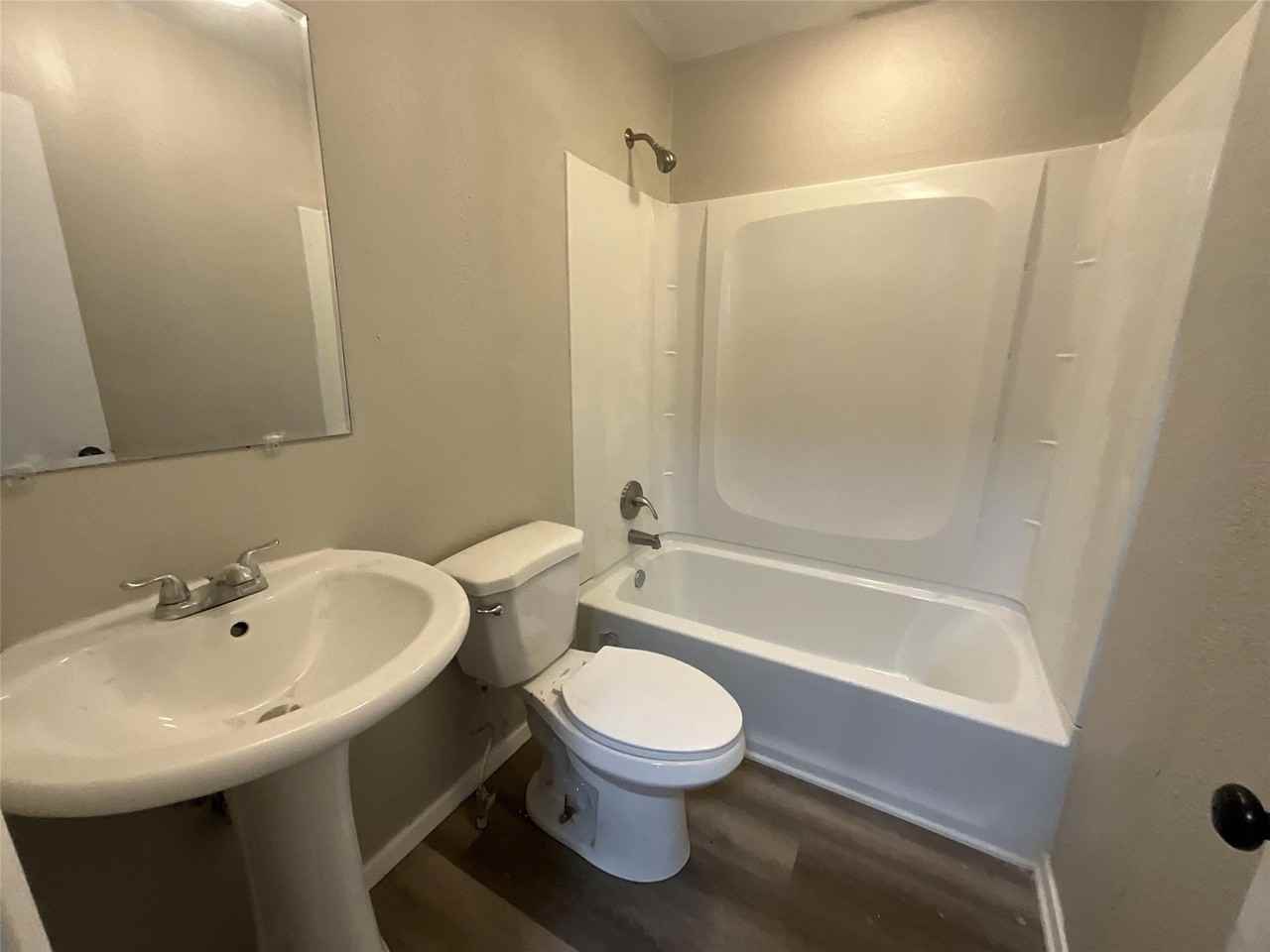 405 Beard St - Photo 7 of 20