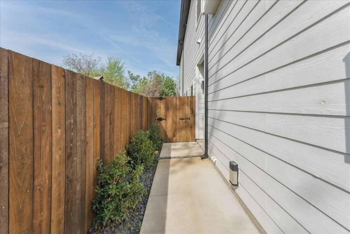 2811 Harston St - Photo 2 of 19