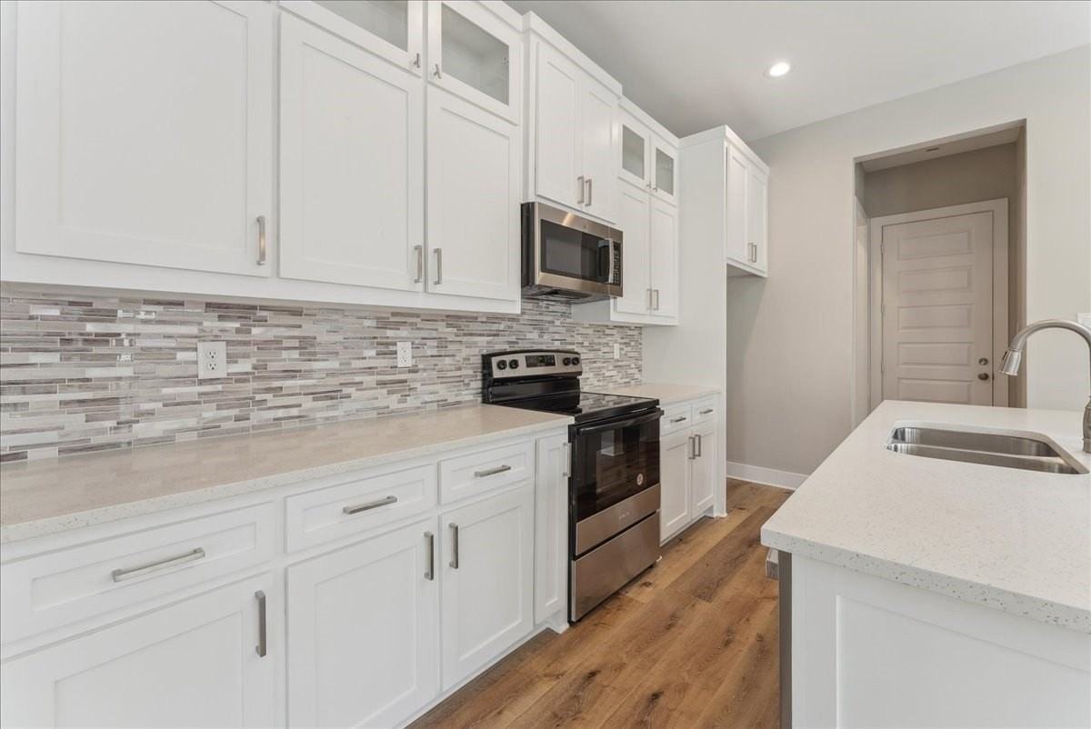 2811 Harston St - Photo 4 of 19