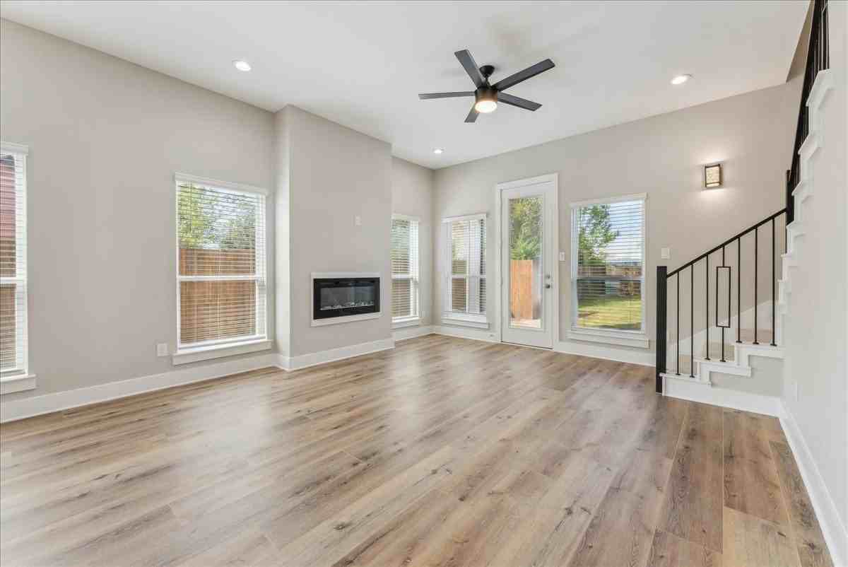 2811 Harston St - Photo 7 of 19