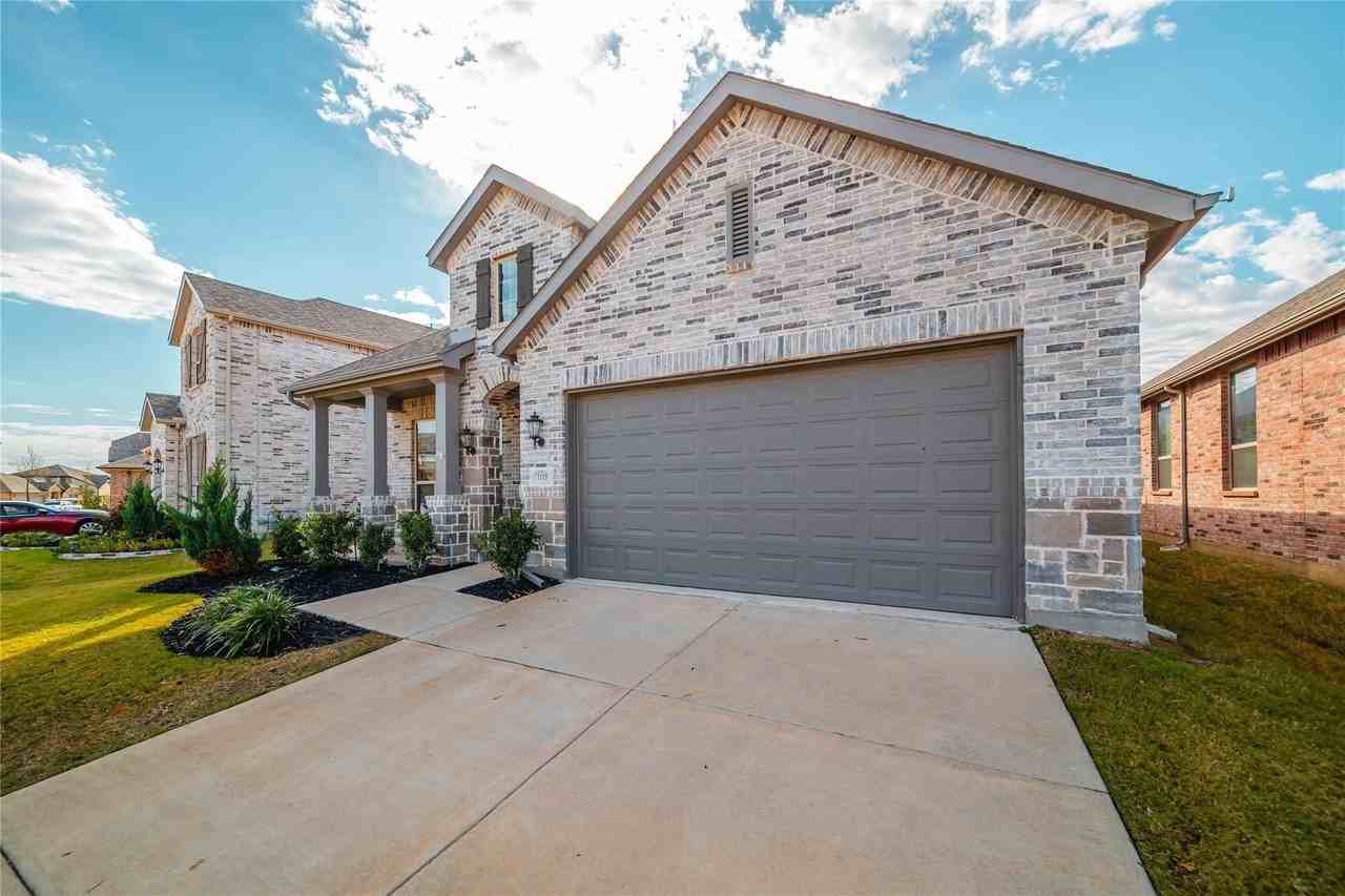 1113 Sheldon Dr - Photo 2 of 35