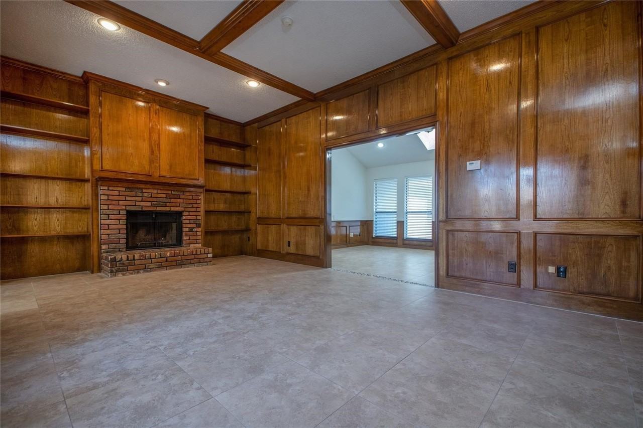 4633 Centenary Dr - Photo 4 of 25