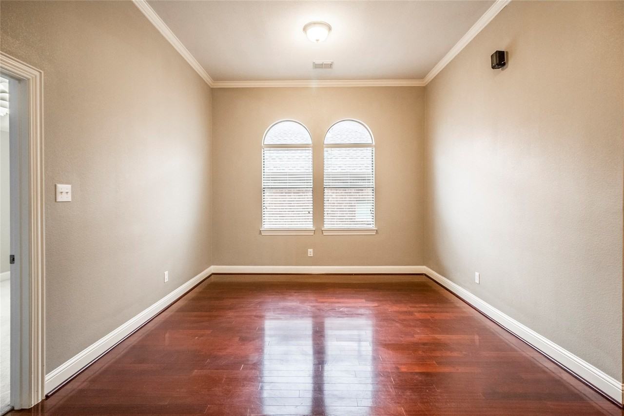 4104 Mustang Ave - Photo 4 of 22