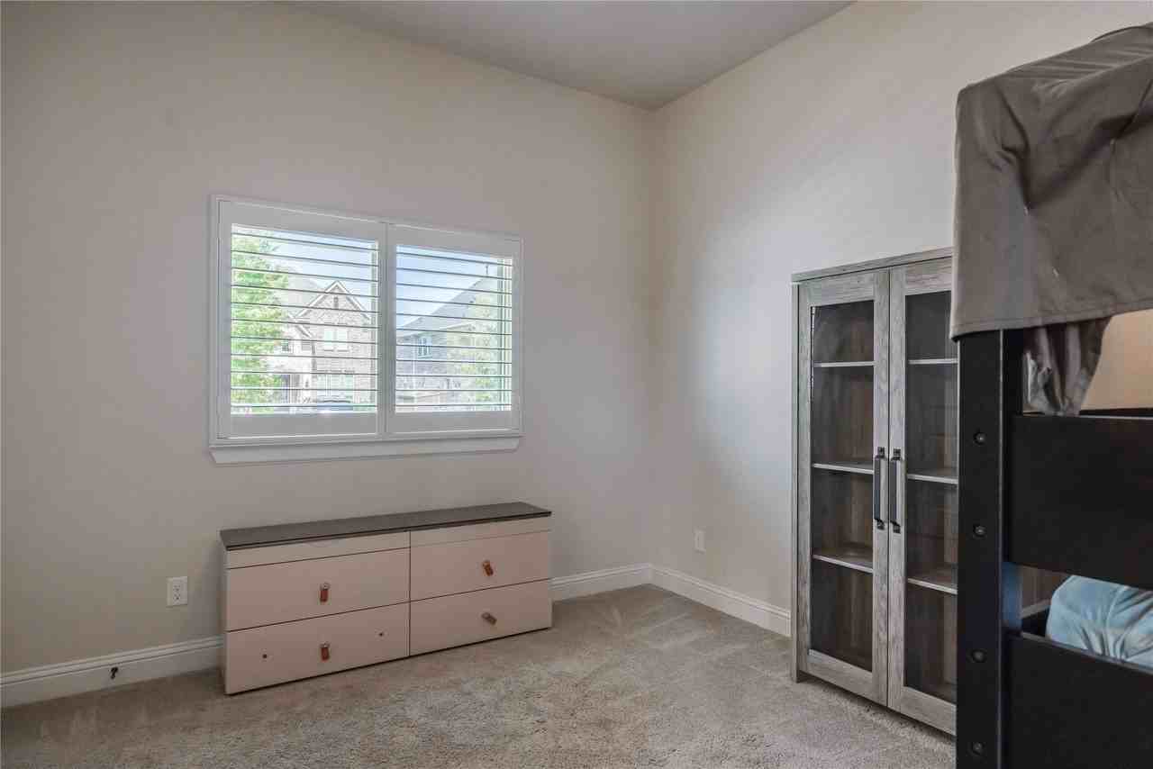 12824 Flatiron Trl - Photo 4 of 40