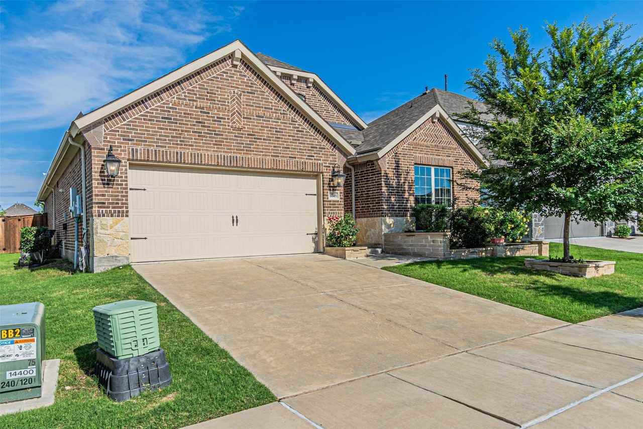 3508 Crescent Ln - Photo 3 of 40