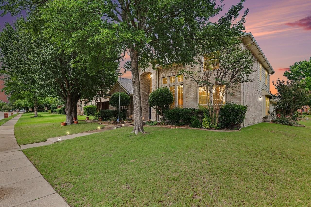 813 Big Bend Dr - Photo 2 of 34
