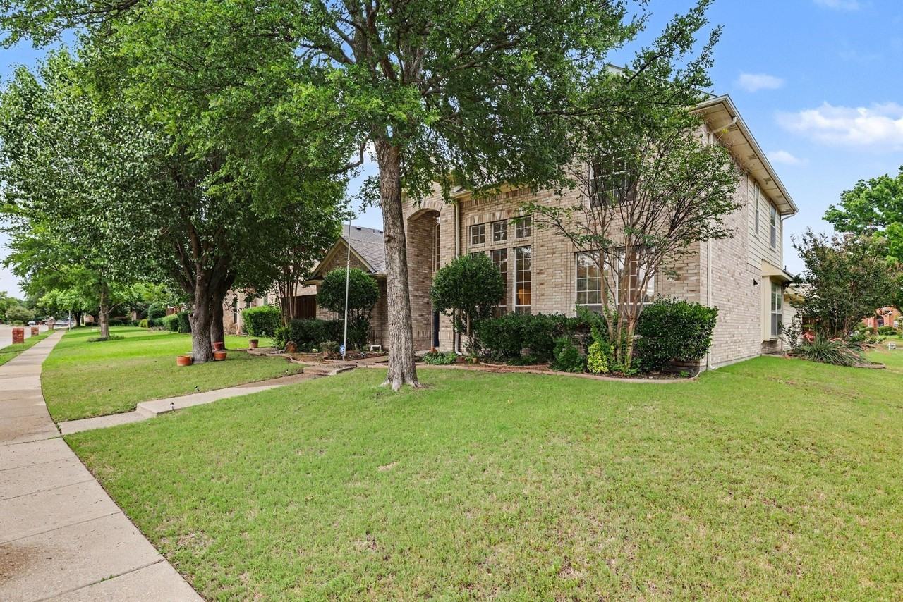 813 Big Bend Dr - Photo 3 of 34