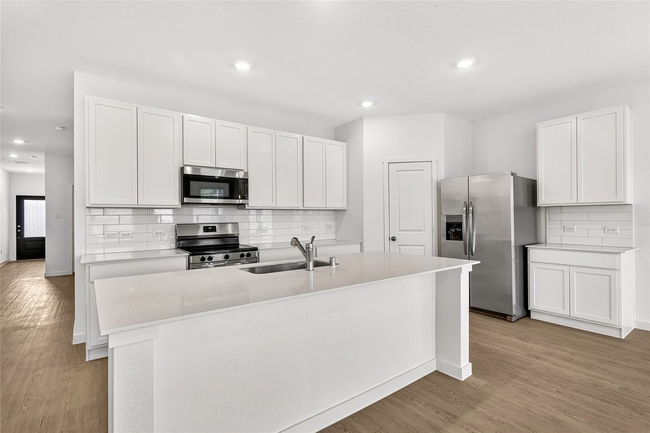 656 Waymaker Way - Photo 5 of 40