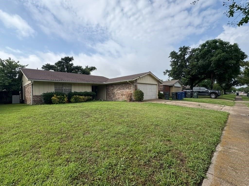 726 Ravencroft Dr - Photo 2 of 20