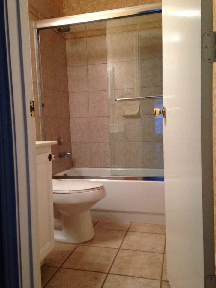 2201 Silverthorn Ln - Photo 6 of 7