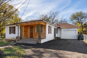 featured image of 3827 Vineyard Dr