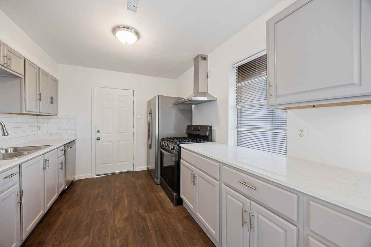 3827 Vineyard Dr - Photo 6 of 17