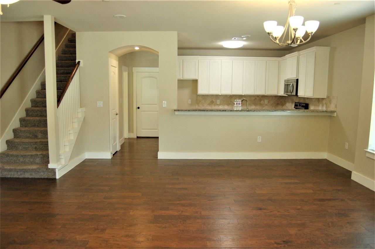 213 Lily Ln - Photo 7 of 35