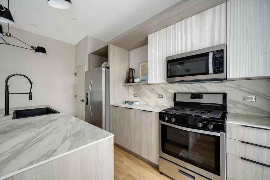3153 N Tripp Ave - Photo 3 of 10