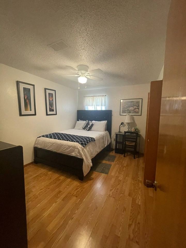 2707 Ne Euclid Ave - Photo 4 of 17