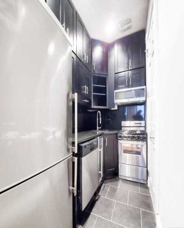 53 Leroy St - Photo 2 of 5